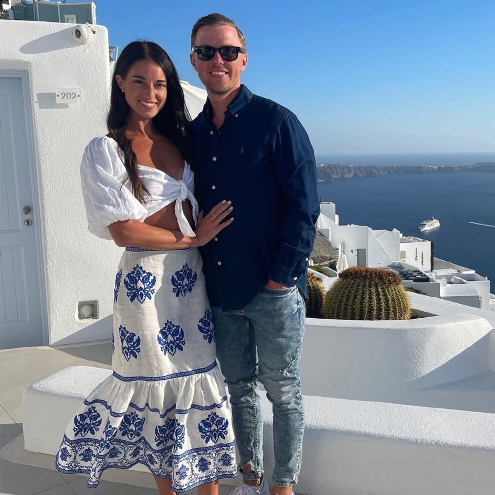 Zara skirt, size Xs. Worn once for 2 hours! Brand new.